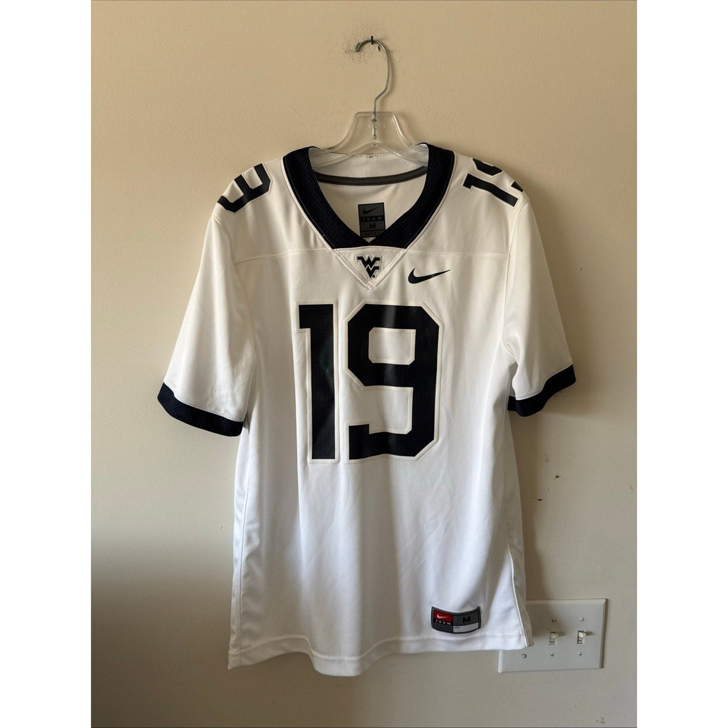 Men’s Nike West Virginia Mountaineers 19 Football NCAA Jersey Sz M - White RARE - Kyle’s Football Cards