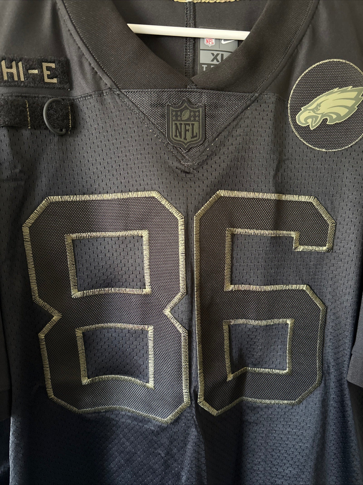 Men's Nike Zach Ertz #86 Philadelphia Eagles Salute To Service Jersey Sz XL RARE - Kyle’s Football Cards