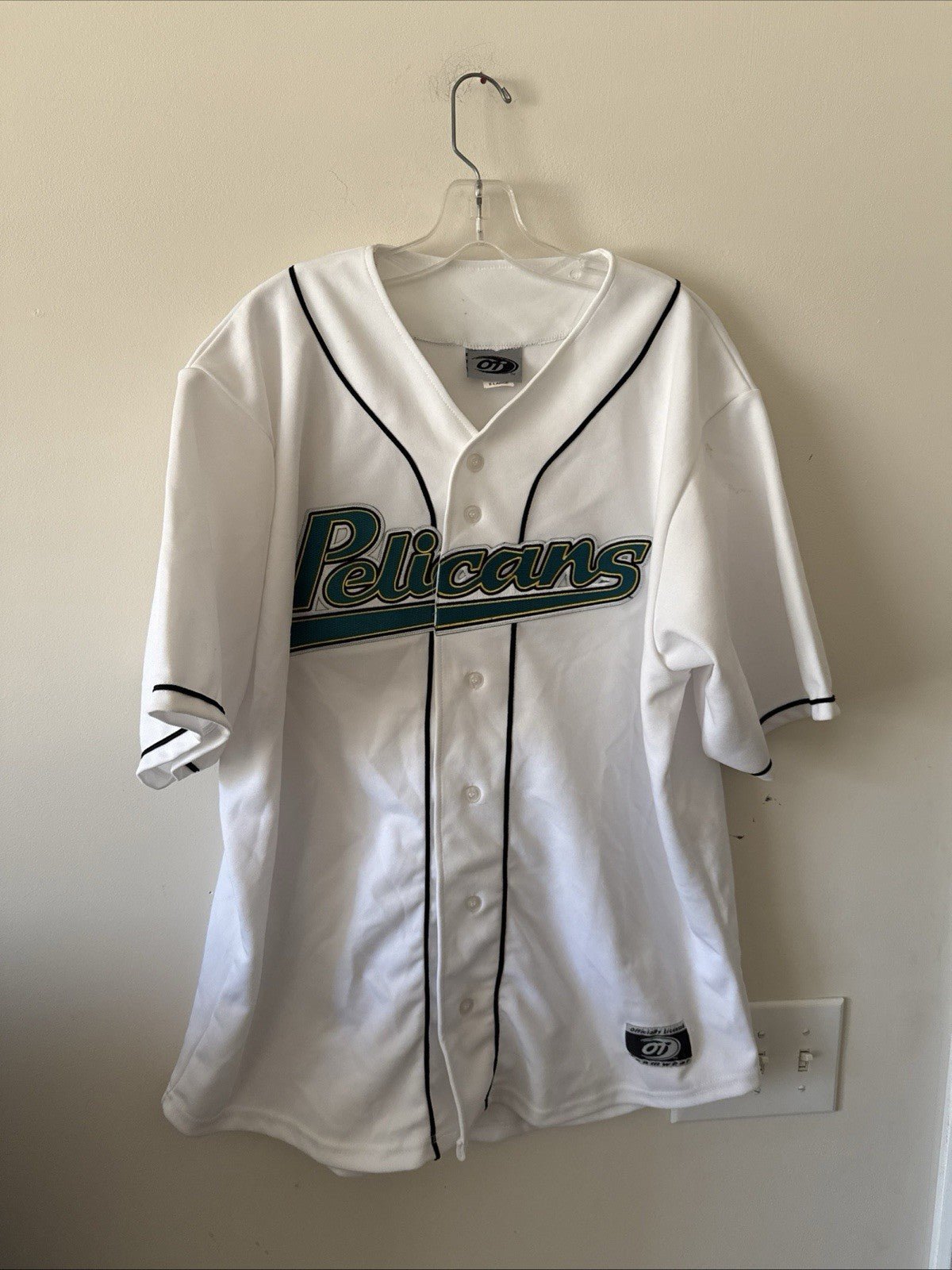 Men’s OT Sports Brandon Jones 27 Auto Myrtle Beach Pelicans Jersey Sz XL White - Kyle’s Football Cards