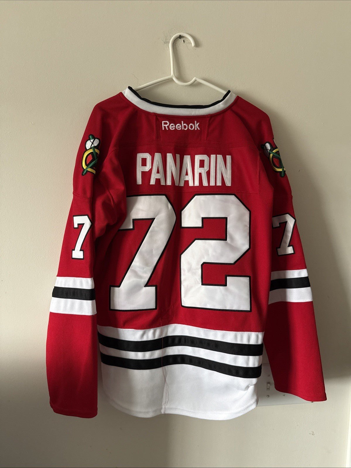 Men’s Reebok Artemi Panarin 72 Chicago Blackhawks NHL Hockey Jersey Sz 50 RARE - Kyle’s Football Cards