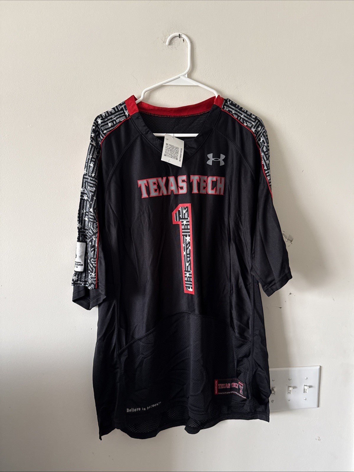 Men’s Under Armour Texas Tech Red Raiders 1 Wounded Warrior Project Jersey Sz L - Kyle’s Football Cards