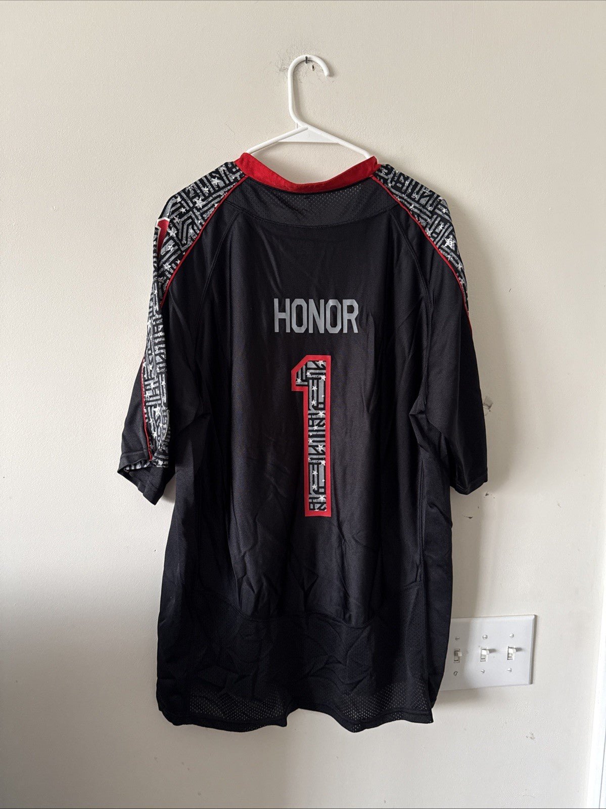 Men’s Under Armour Texas Tech Red Raiders 1 Wounded Warrior Project Jersey Sz L - Kyle’s Football Cards