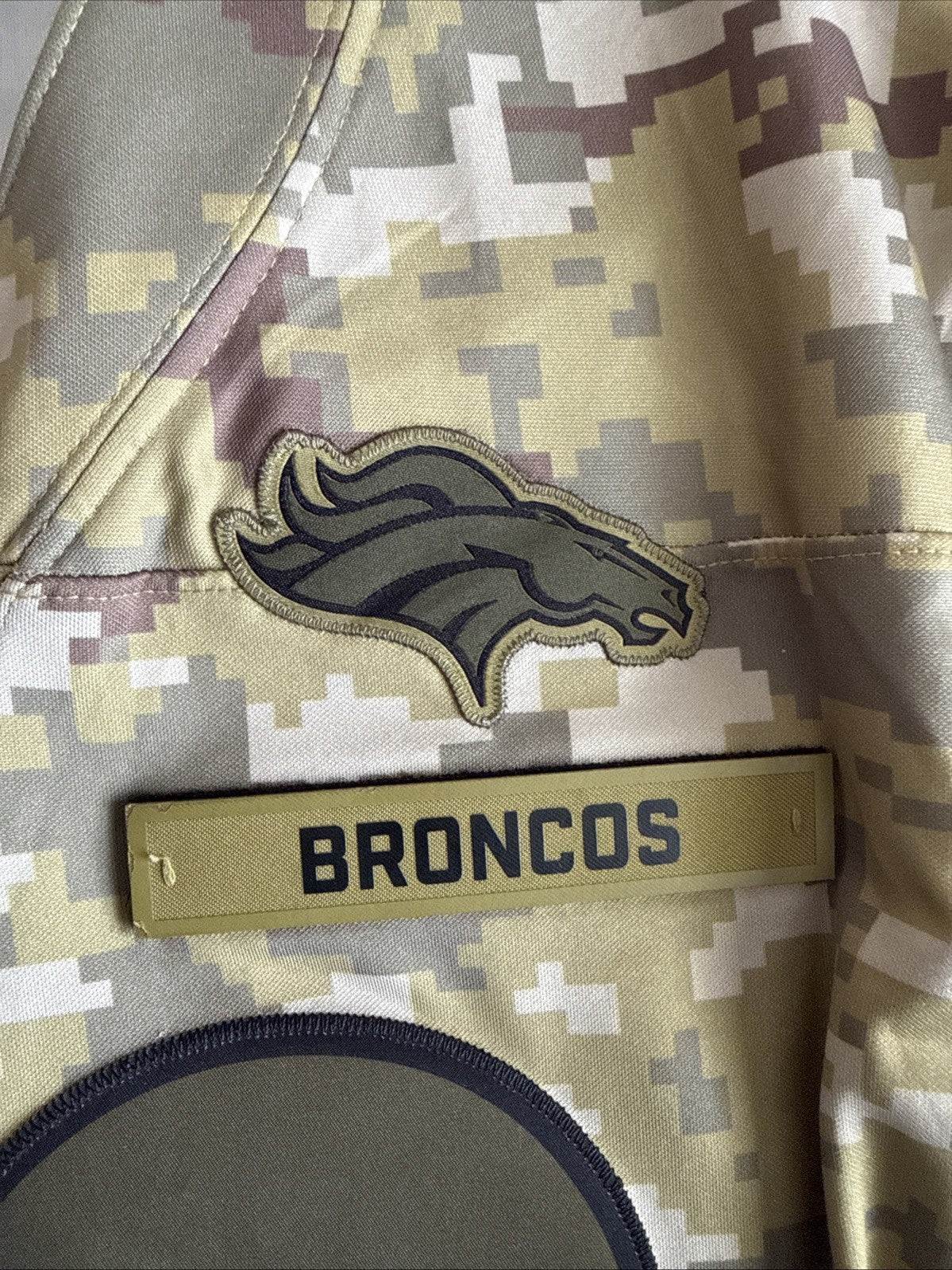 Men's Von Miller #58 Denver Broncos 2018 Salute To Service NFL Jersey Sz XL RARE - Kyle’s Football Cards