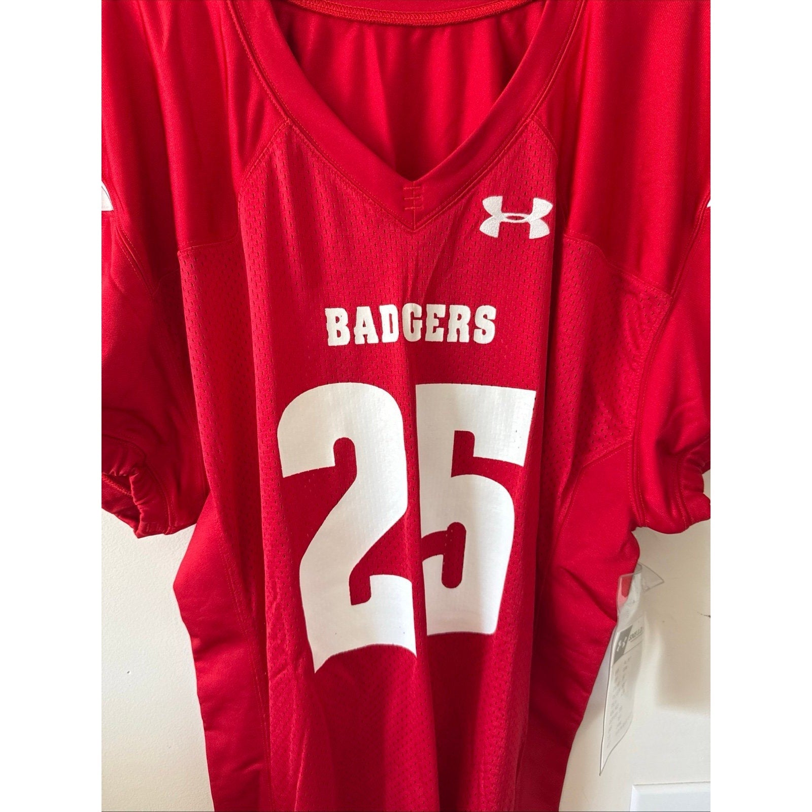 Men’s Wisconsin Badgers Under Armour Fall 2017 Football 25 Jersey Sz L - Red - Kyle’s Football Cards