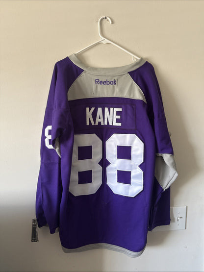 Men’s Patrick Kane #88 Blackhawks Hockey Fights Cancer Jersey Sz 50 - NWT RARE