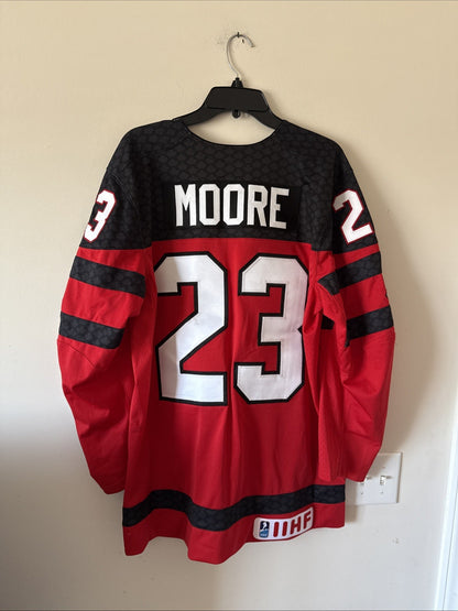 Men’s Nike Team Canada Moore #23 Jersey IIHF WJC 2019 Autographed Sz L - RARE