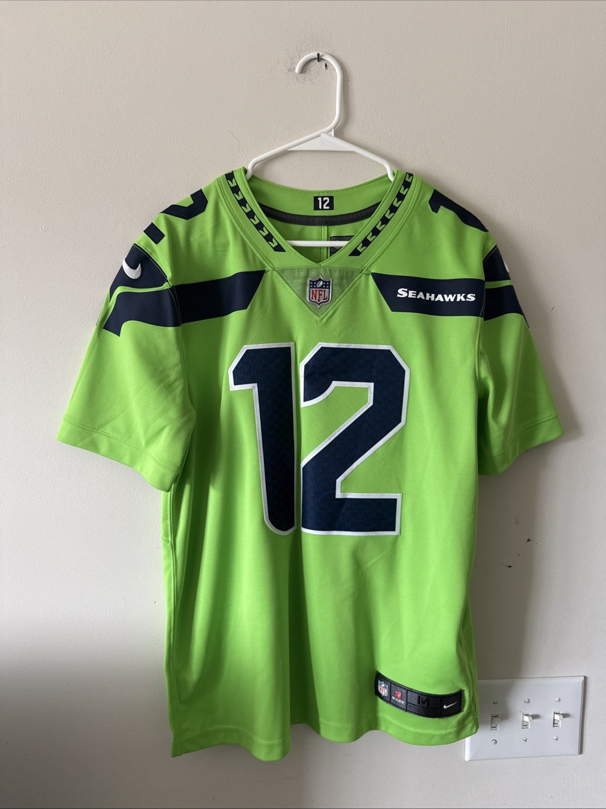 Nike Men's Seattle Seahawks #12 12th Fan Limited Color Rush Jersey Sz M - RARE