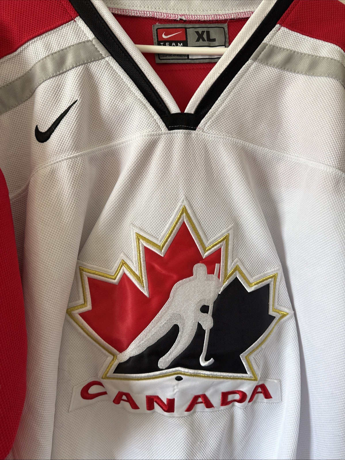 Men’s Nike Patrick Roy #33 1998 Team Canada National Hockey Jersey Sz XL - RARE