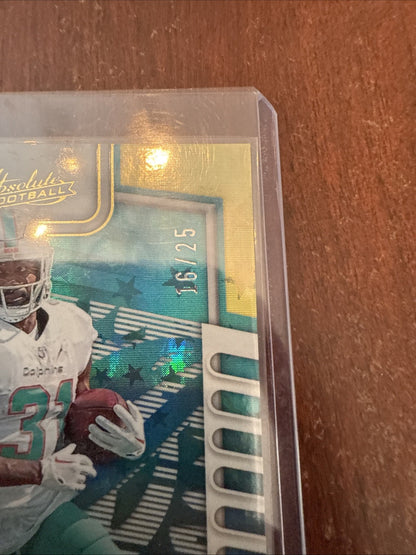 2023 Absolute Raheem Mostert /25 #40 Gold Foil Dolphins