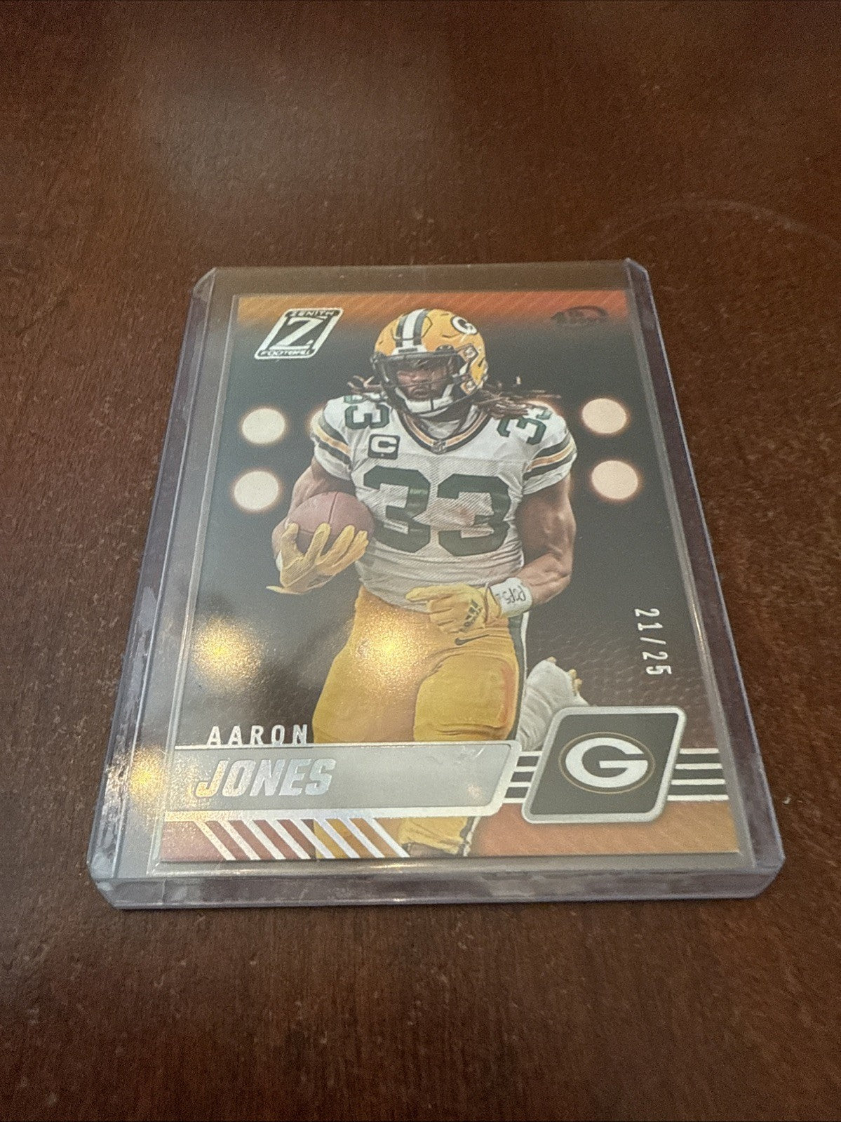 2023 Panini Zenith - Aaron Jones #35 4th Down /25