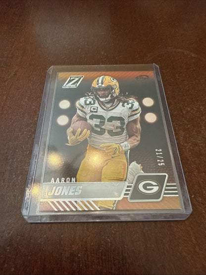 2023 Panini Zenith - Aaron Jones #35 4th Down /25