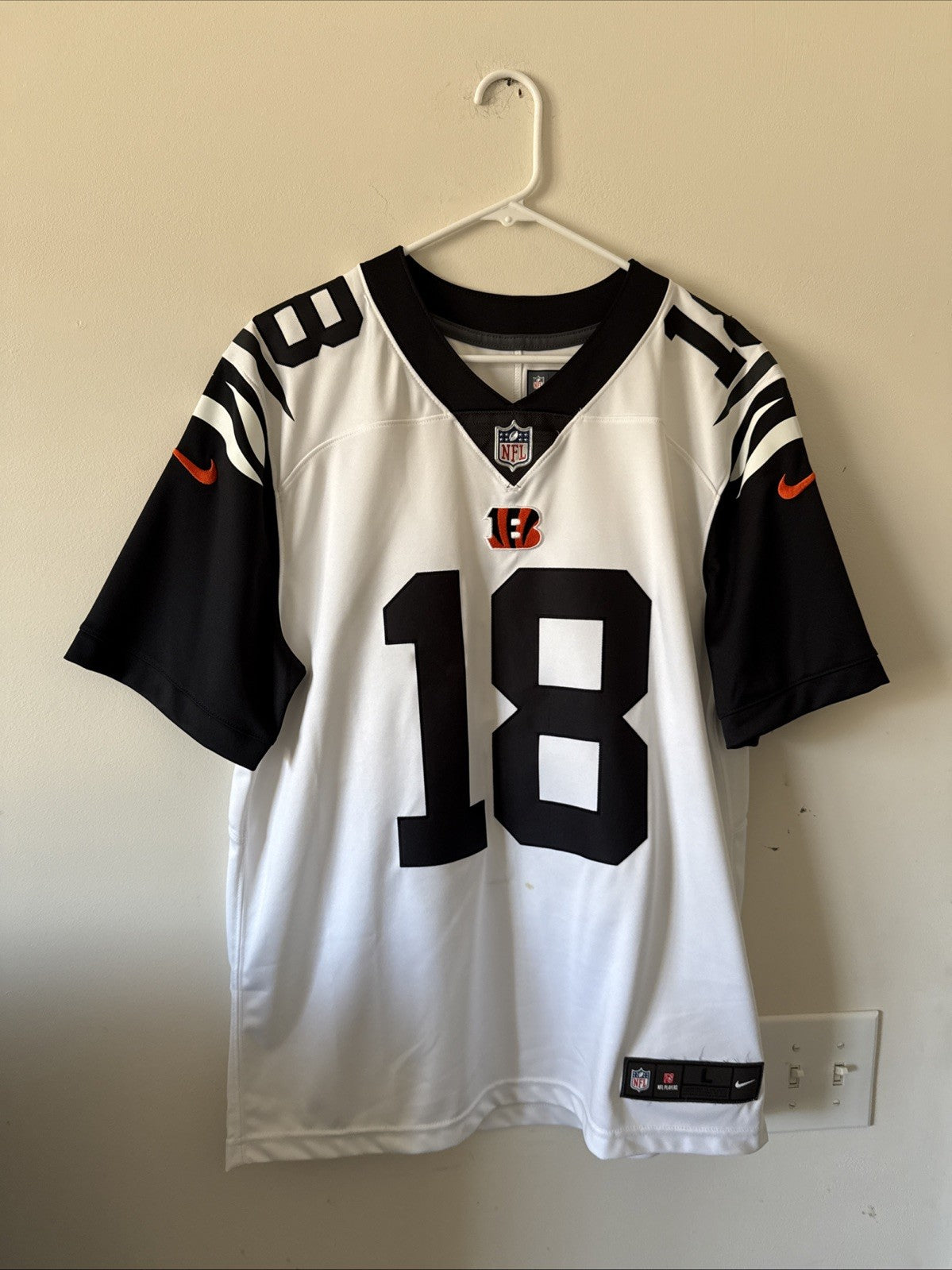 Men’s Nike AJ Green #18 Cincinnati Bengals Color Rush Vapor Lmtd Jersey Sz L